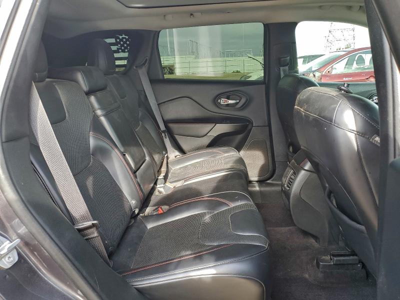 Фото 10 - JEEP CHEROKEE