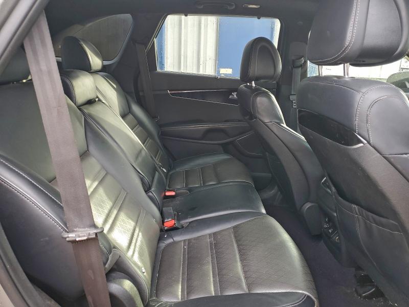 Фото 11 - KIA SORENTO