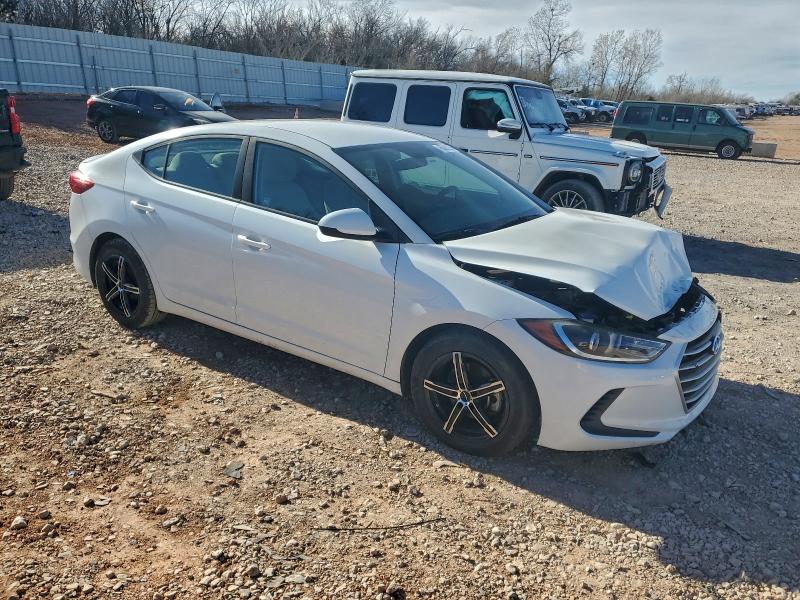 Фото 4 - HYUNDAI ELANTRA