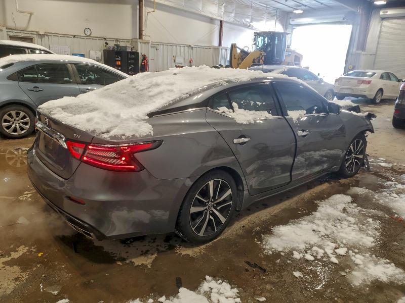 Фото 3 - NISSAN MAXIMA