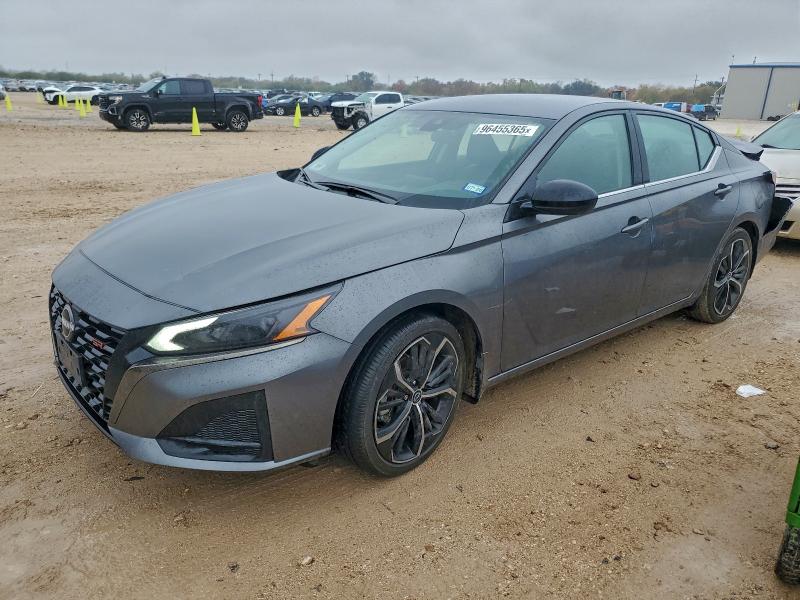 Фото 1 - NISSAN ALTIMA