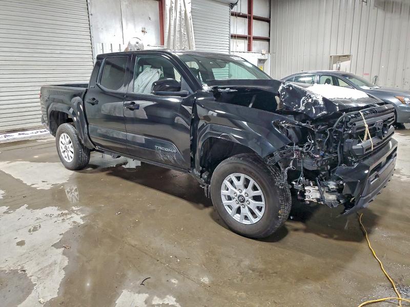 Фото 4 - TOYOTA TACOMA