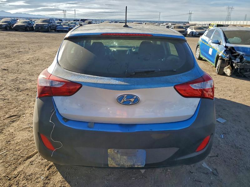 Фото 6 - HYUNDAI ELANTRA