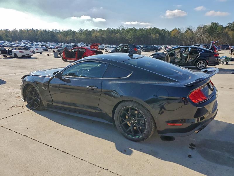 Фото 2 - FORD MUSTANG