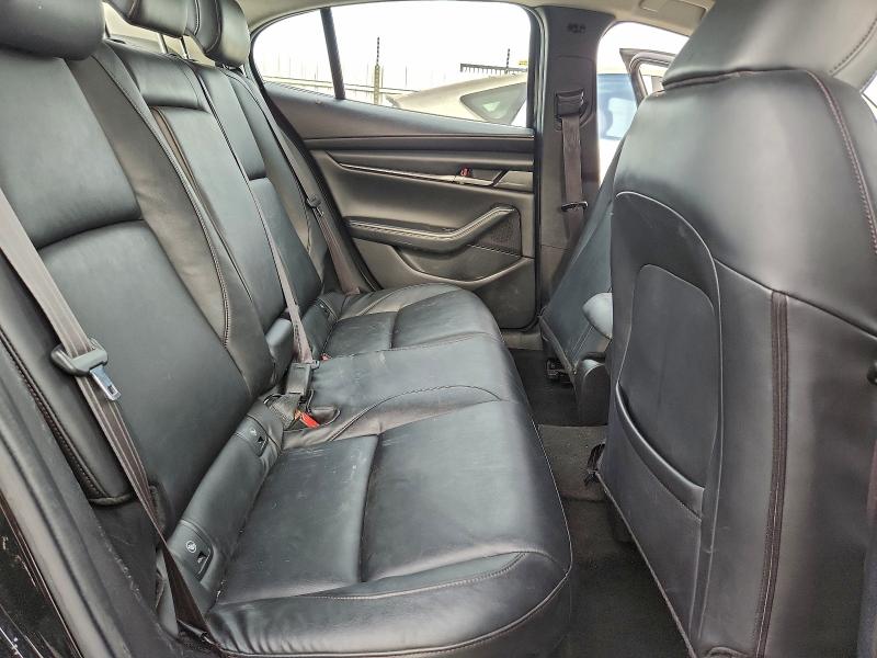 Фото 10 - MAZDA 3