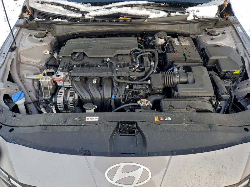 Фото 11 - HYUNDAI ELANTRA