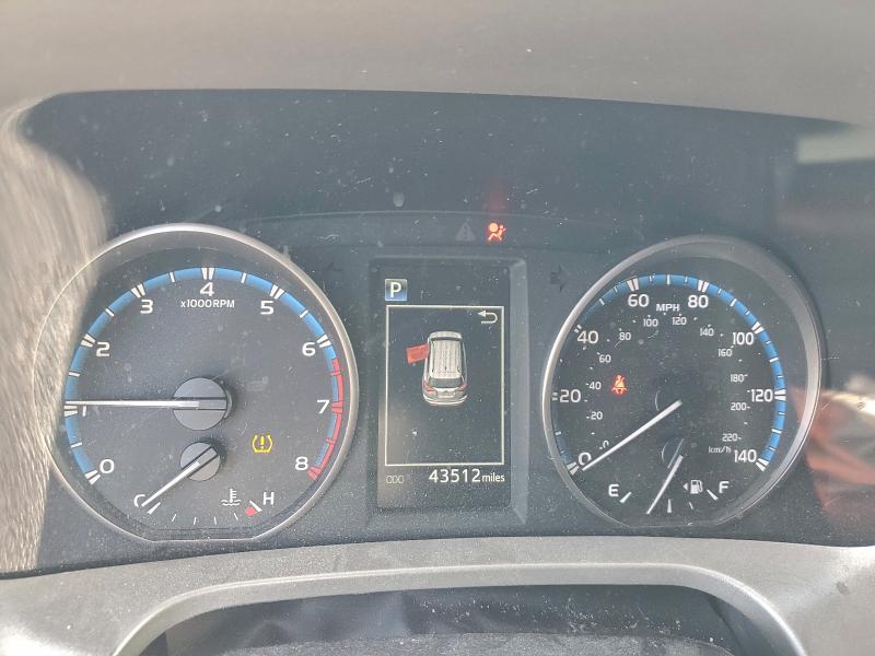 Фото 9 - TOYOTA RAV4