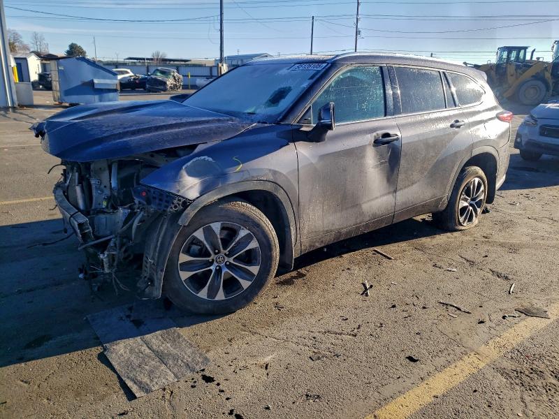 Фото 1 - TOYOTA HIGHLANDER