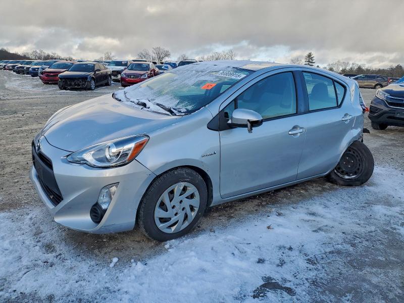 Фото 1 - TOYOTA PRIUS