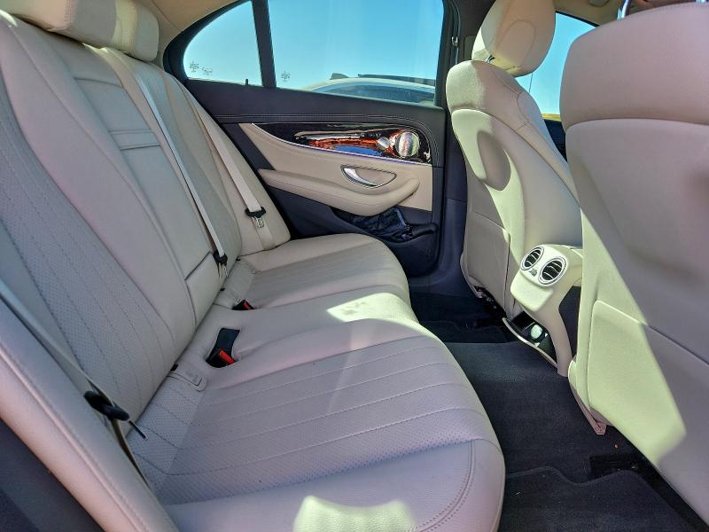 Фото 10 - MERCEDES-BENZ E-CLASS