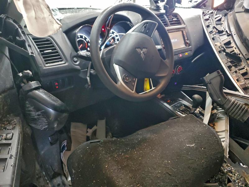 Фото 8 - MITSUBISHI OUTLANDER