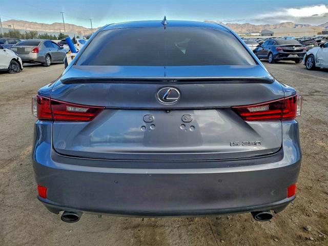 Фото 6 - LEXUS IS