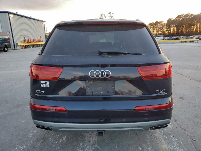 Фото 6 - AUDI Q7