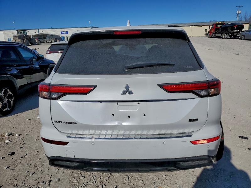 Фото 6 - MITSUBISHI OUTLANDER