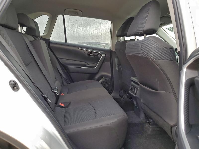 Фото 11 - TOYOTA RAV4