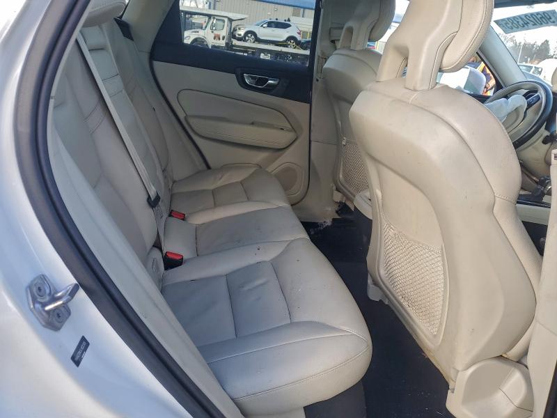 Фото 11 - VOLVO XC60