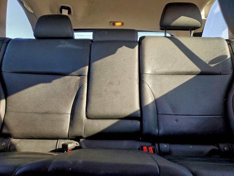 Фото 10 - SUBARU OUTBACK