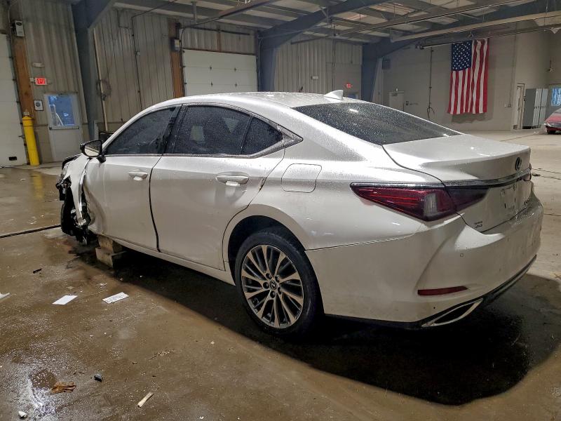 Фото 2 - LEXUS ES350