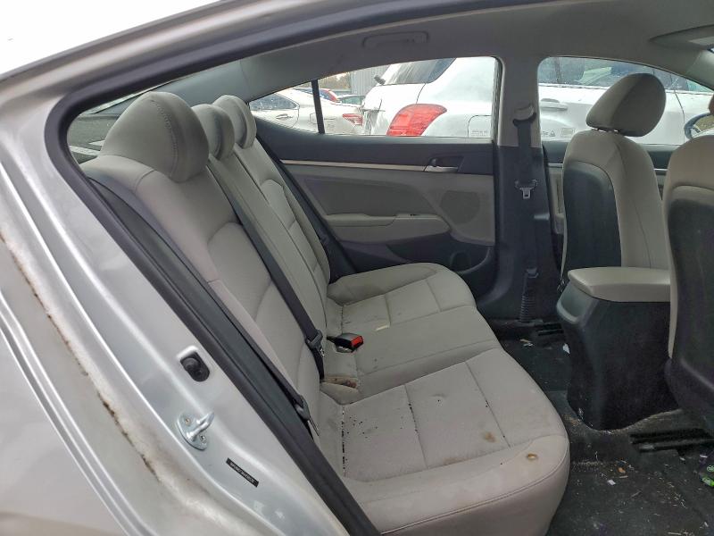 Фото 10 - HYUNDAI ELANTRA