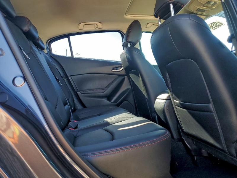 Фото 10 - MAZDA 3