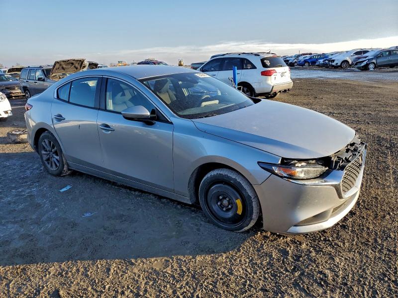 Фото 4 - MAZDA 3