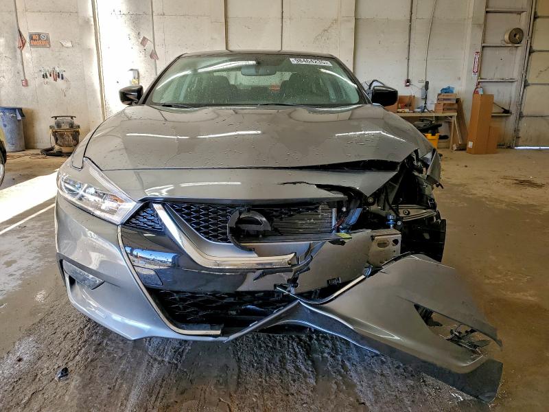 Фото 5 - NISSAN MAXIMA