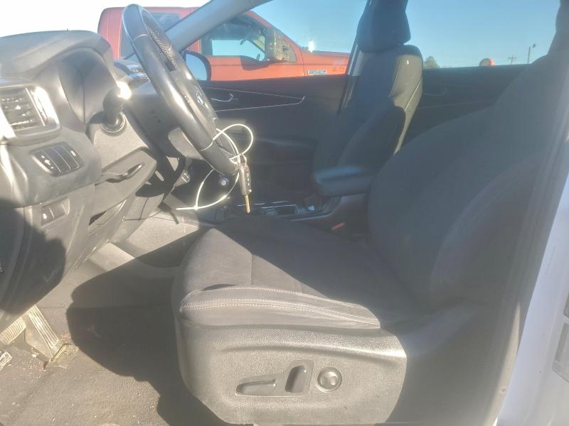 Фото 7 - KIA SORENTO