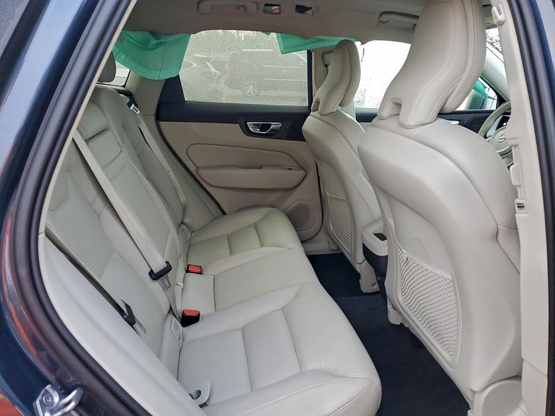 Фото 11 - VOLVO XC60