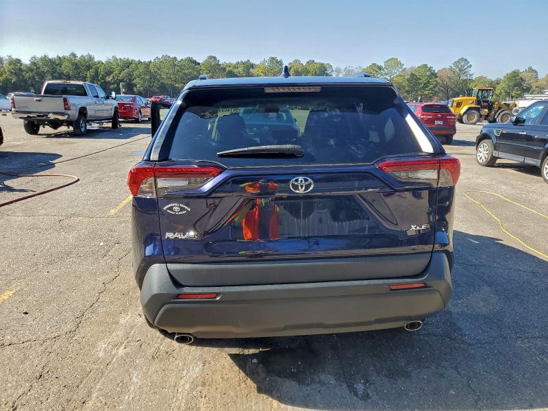 Фото 6 - TOYOTA RAV4