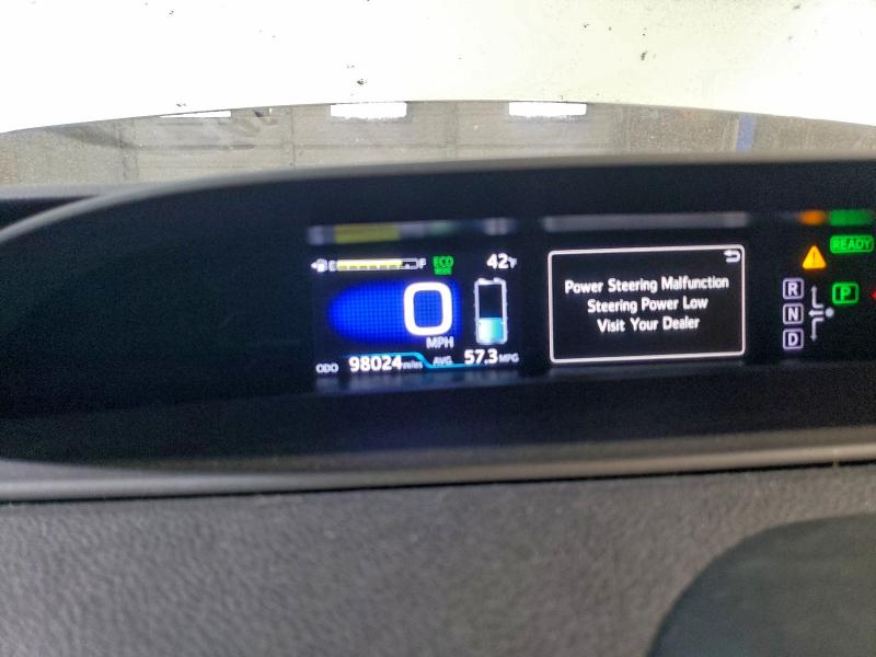 Фото 9 - TOYOTA PRIUS