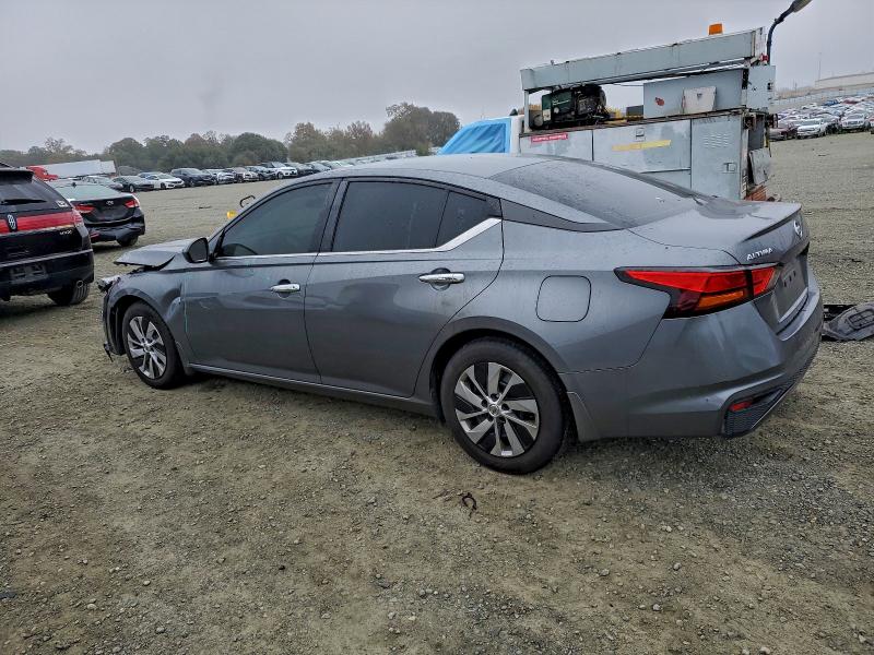 Фото 2 - NISSAN ALTIMA