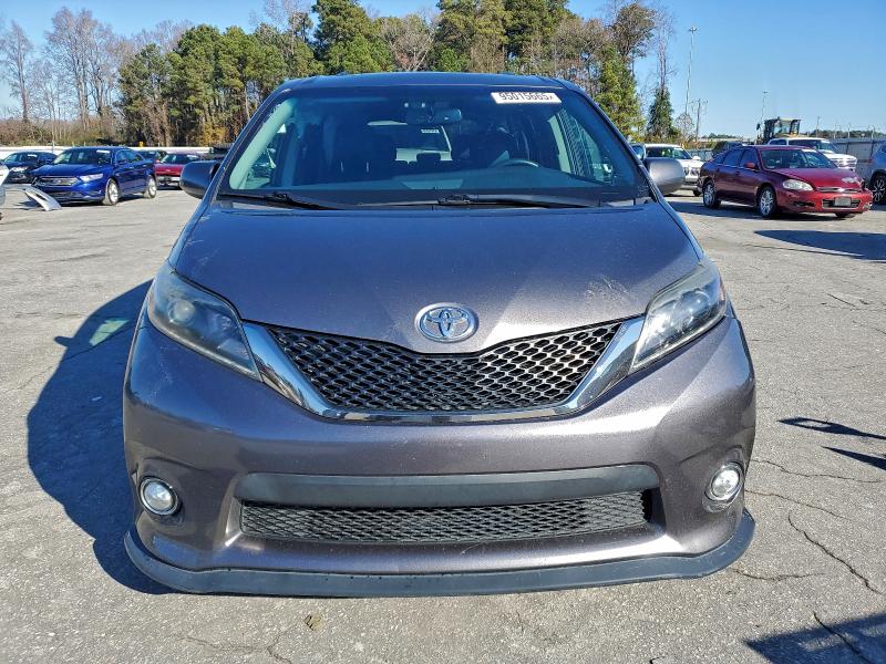 Фото 5 - TOYOTA SIENNA