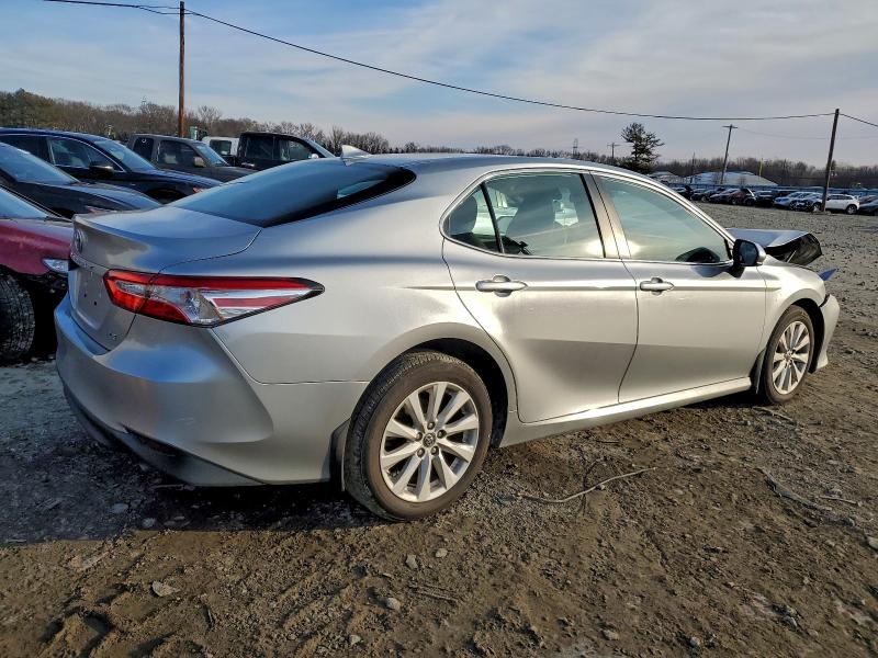 Фото 3 - TOYOTA CAMRY