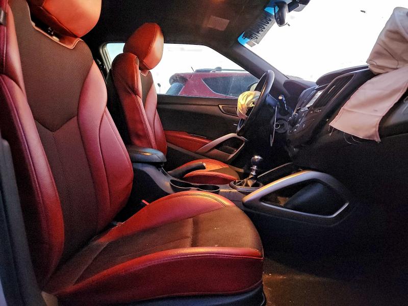 Фото 10 - HYUNDAI VELOSTER