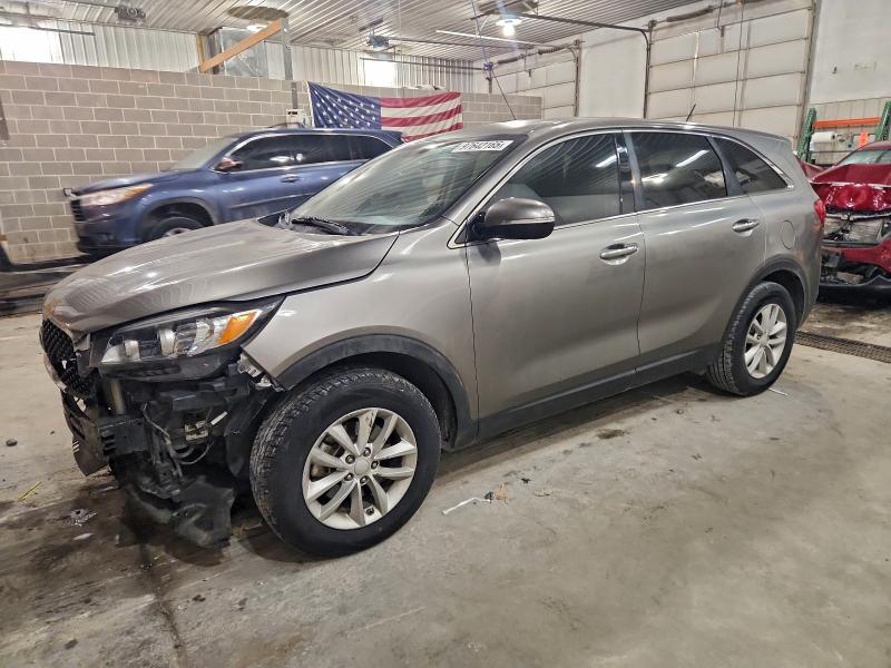 Фото 1 - KIA SORENTO