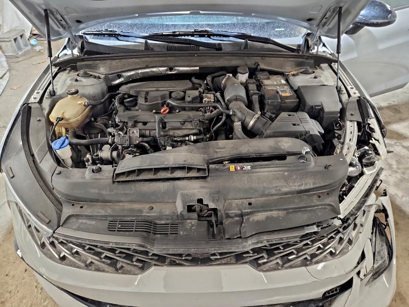 Фото 11 - KIA K5