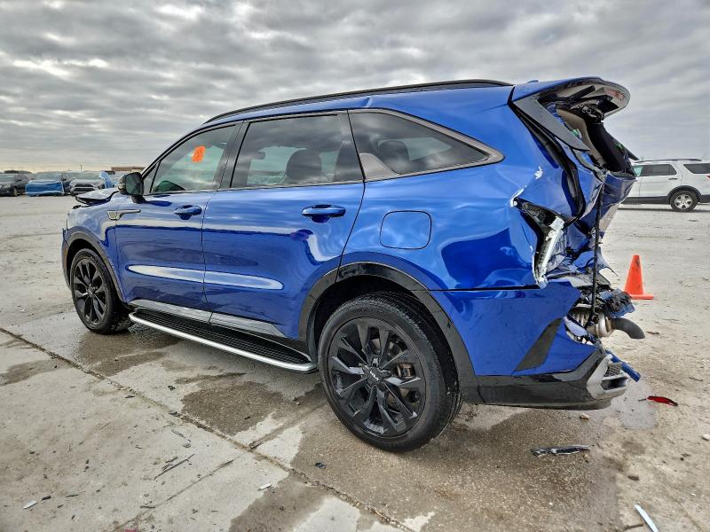 Фото 2 - KIA SORENTO