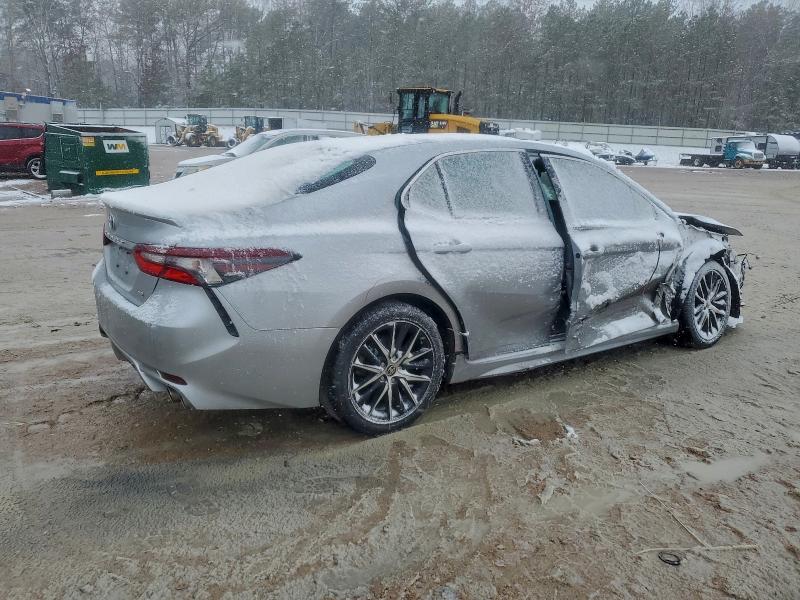 Фото 3 - TOYOTA CAMRY