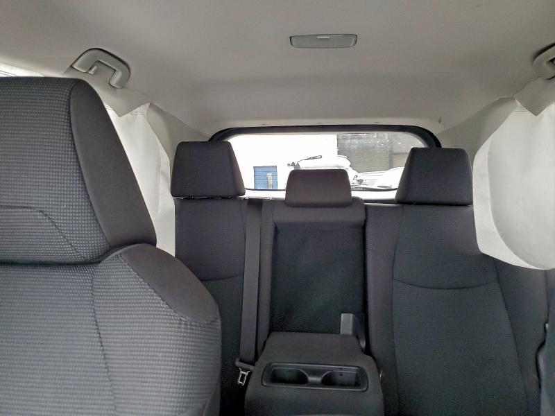 Фото 10 - TOYOTA RAV4