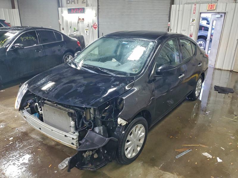 Фото 1 - NISSAN VERSA