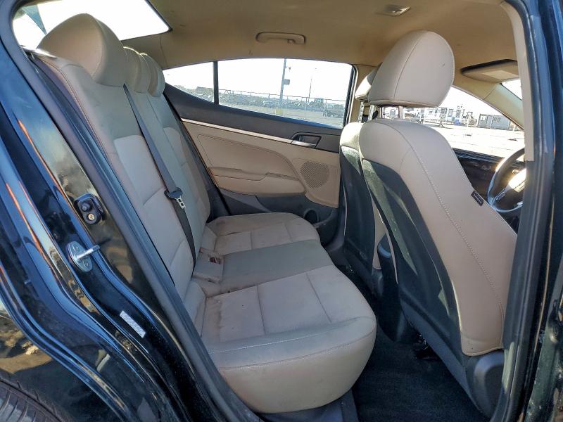 Фото 10 - HYUNDAI ELANTRA