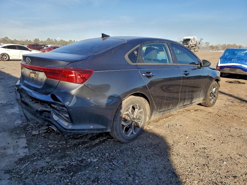 Фото 3 - KIA FORTE