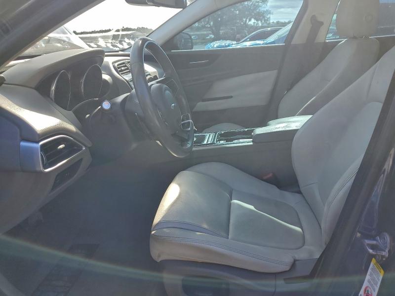 Фото 7 - JAGUAR XE