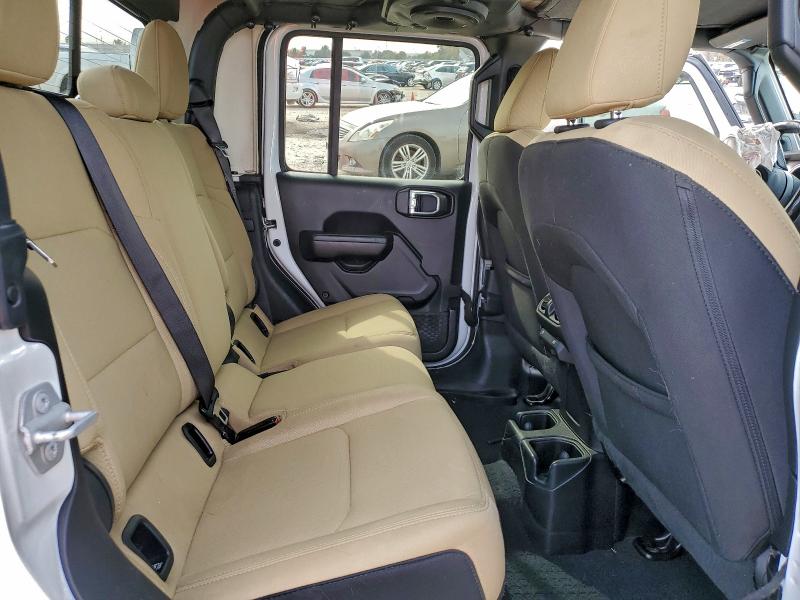 Фото 10 - JEEP GLADIATOR