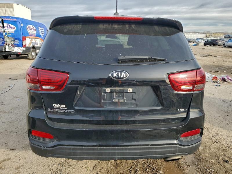 Фото 6 - KIA SORENTO