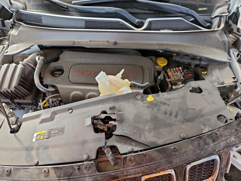 Фото 12 - JEEP COMPASS