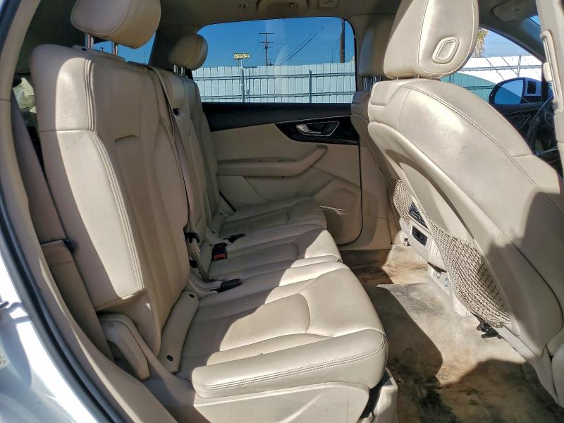 Фото 11 - AUDI Q7