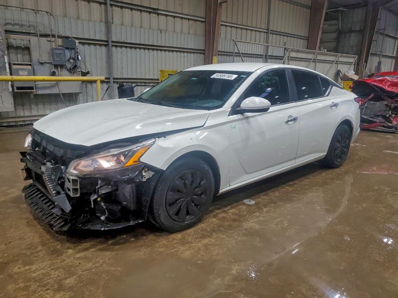 Фото 1 - NISSAN ALTIMA