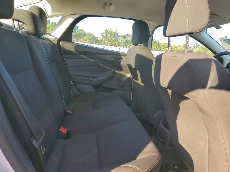 Фото 10 - FORD FOCUS