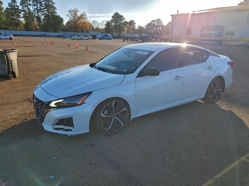 Фото 1 - NISSAN ALTIMA